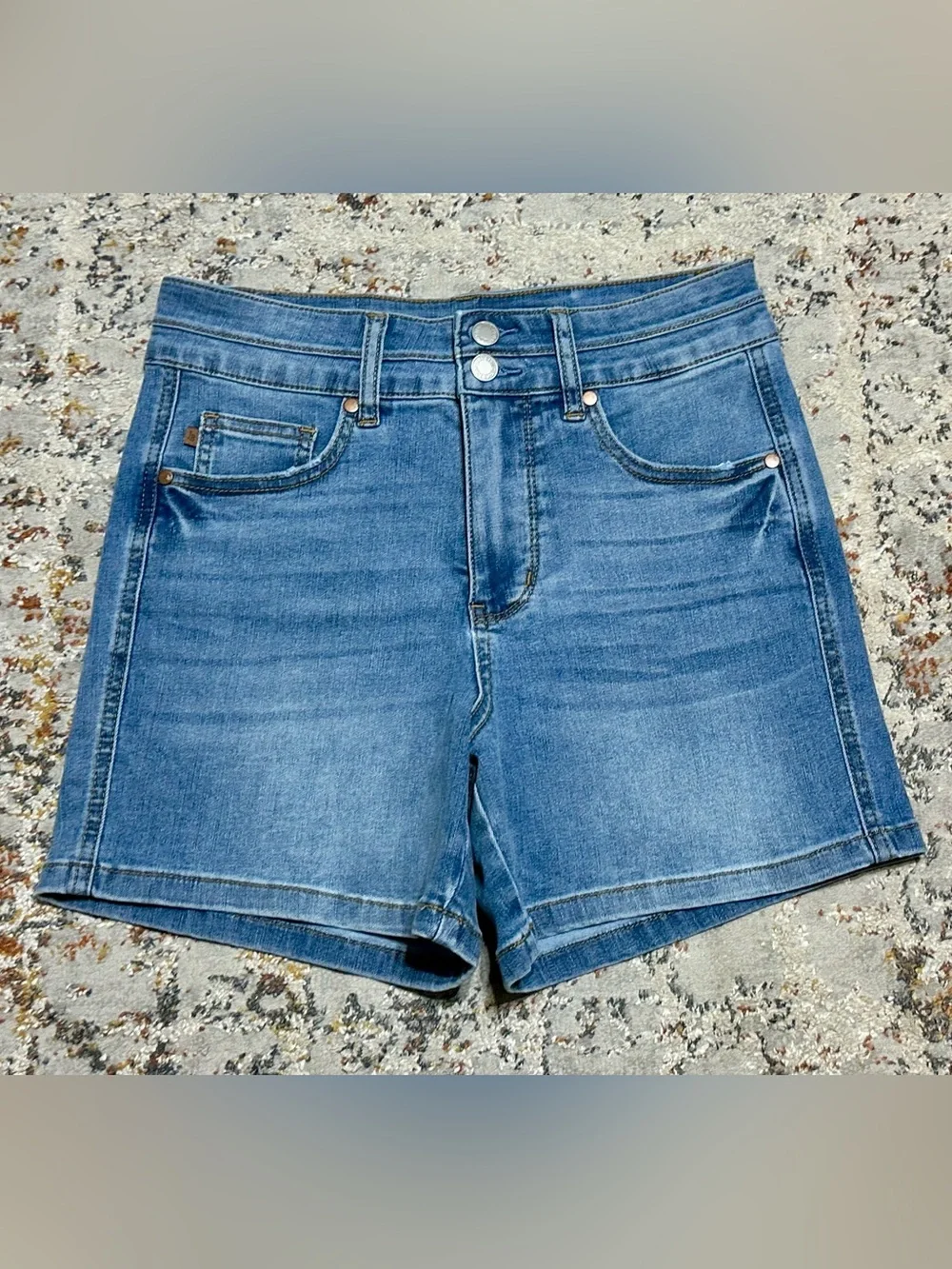 Judy Blue tummy control high rise shorts size Medium 6/8 double button